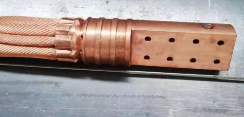 전기로(EAF) 래들 정련로(LRF) 적용을 위한 산업용 수냉식 전력 케이블